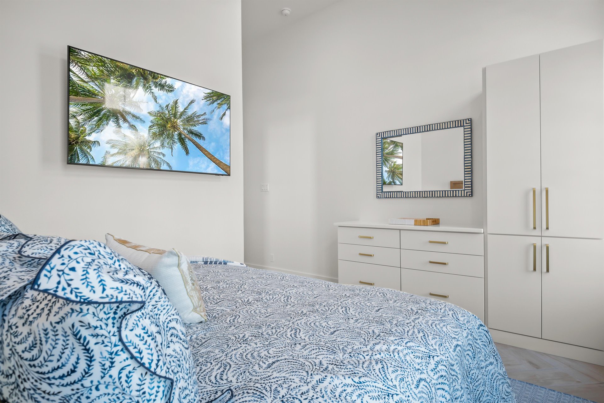 1st Floor, King Bedroom