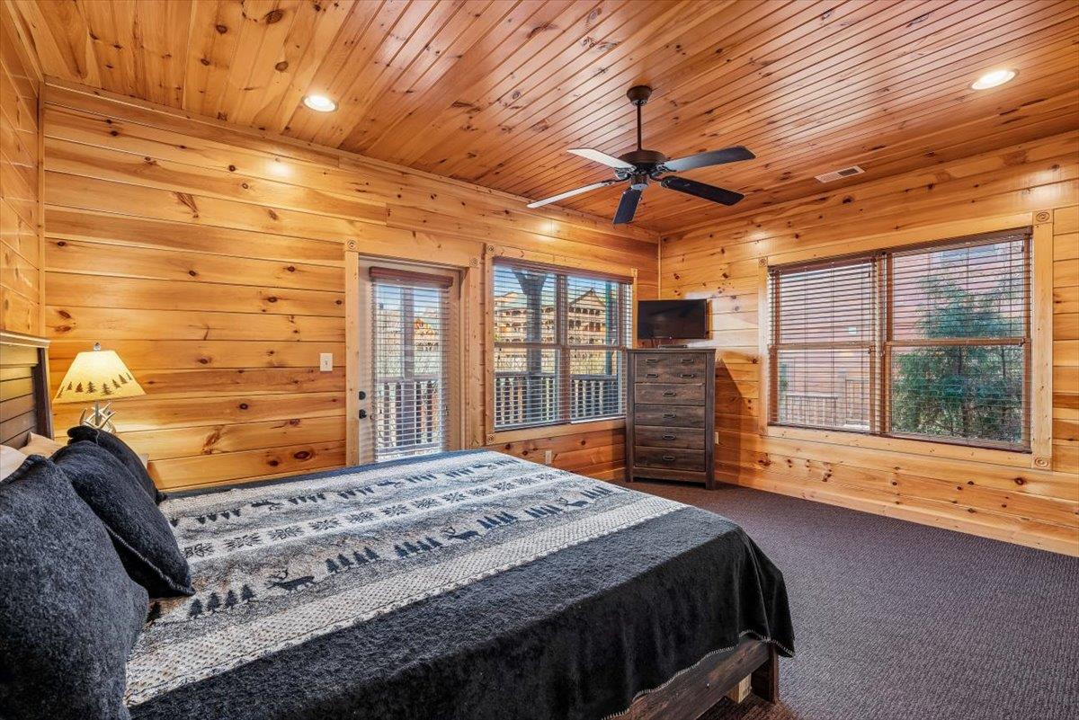 33Primary Bedroom