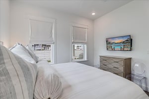 Third King Bedroom, 1st Floor