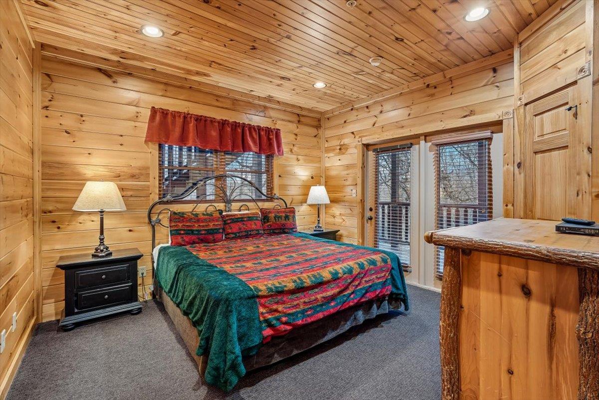 095Bedroom 6