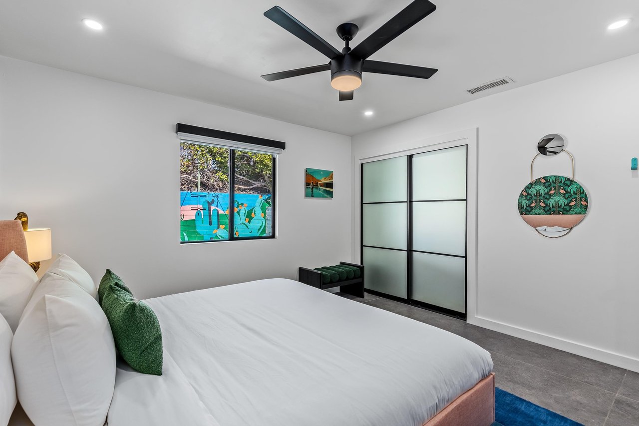 Private guest bedroom