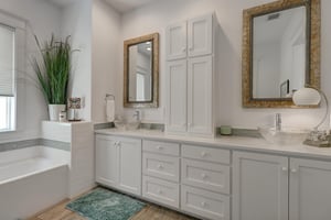 Primary King Bathroom, 2nd Floor