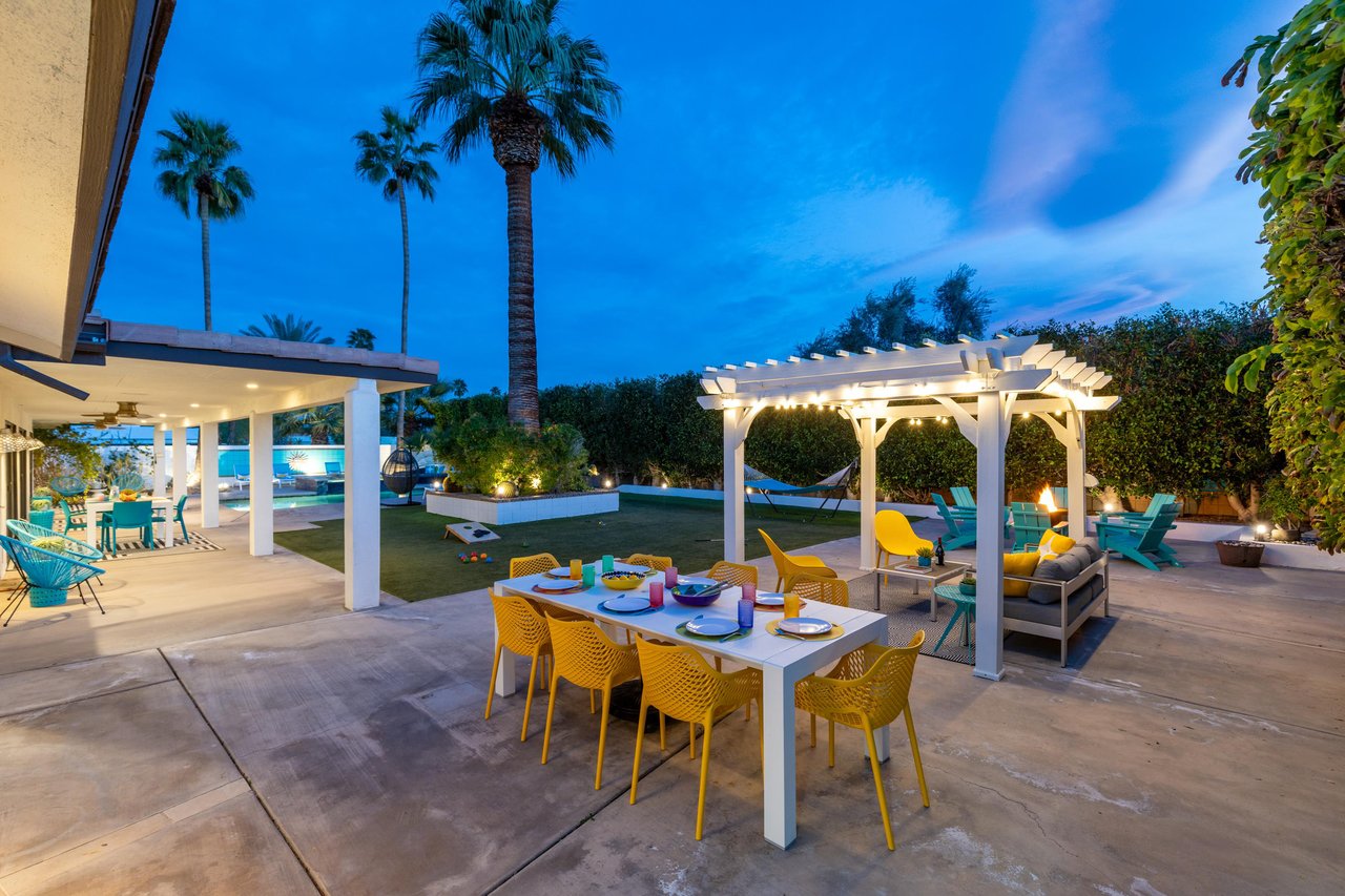 Al fresco dining at night