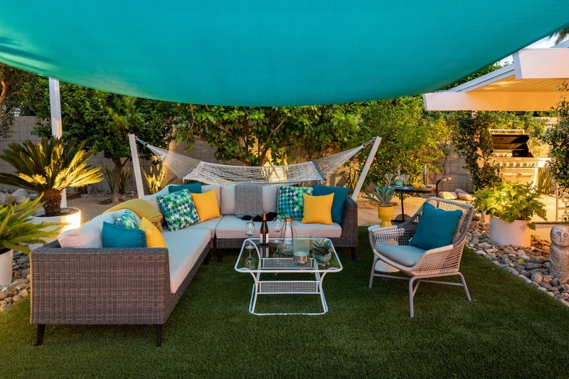 Relaxing conversation area