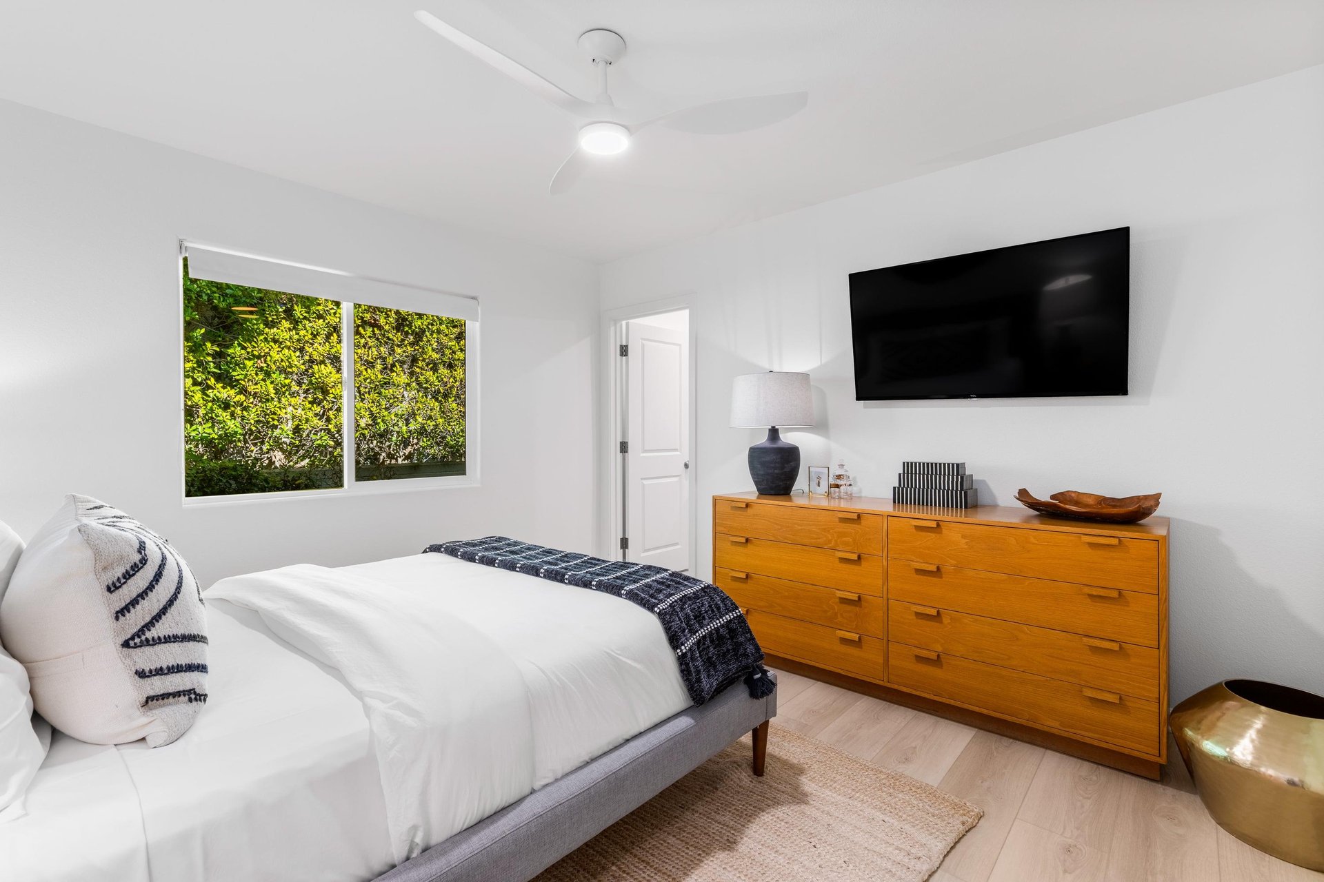 Guest bedroom