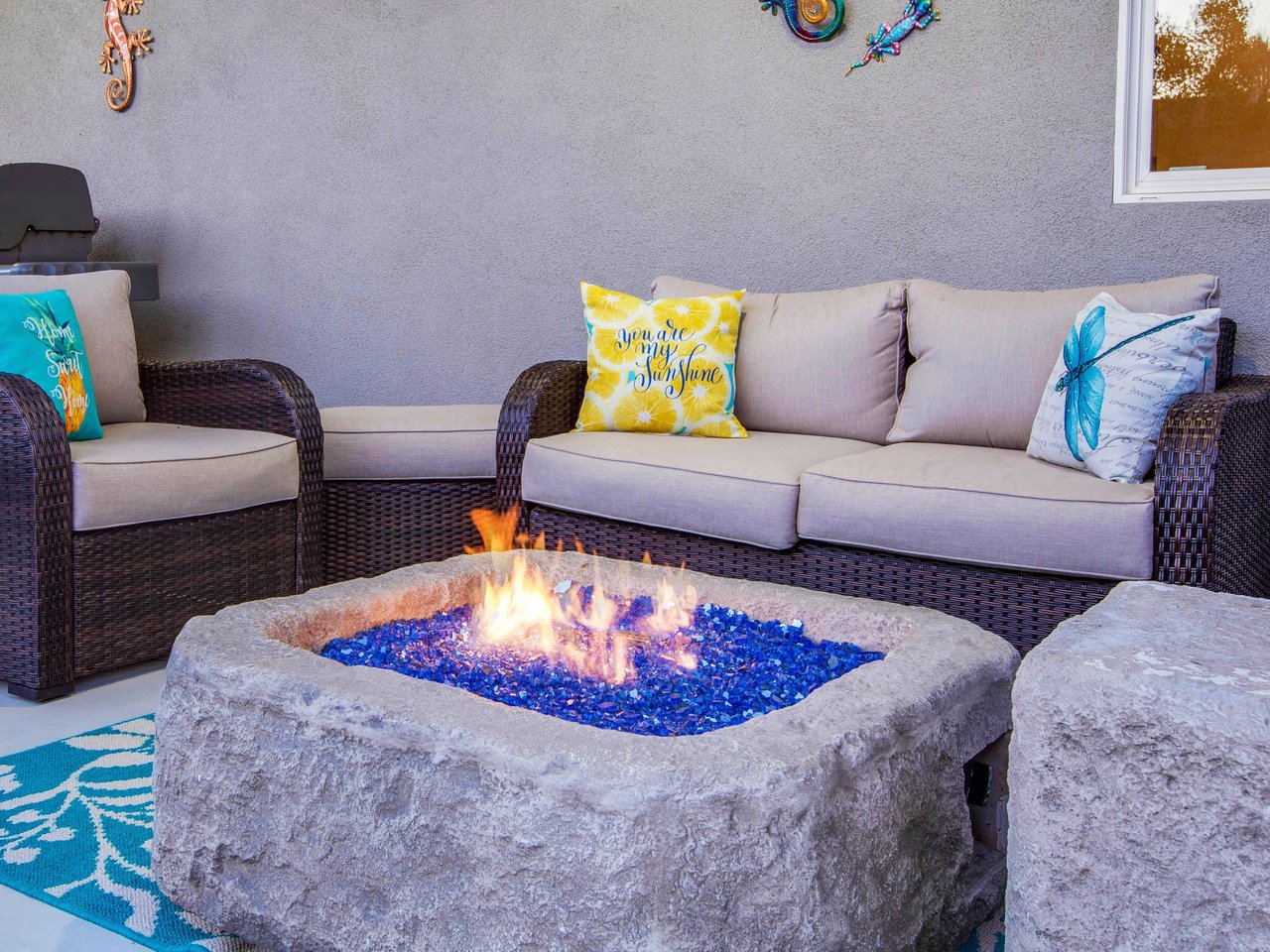 Fabulous fire pit lounge