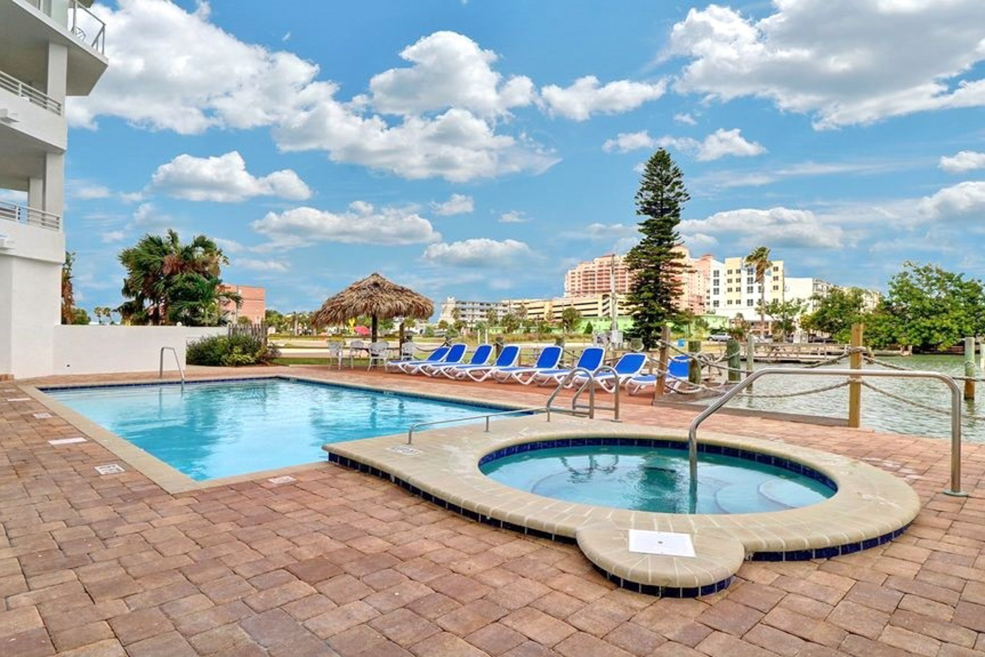 Sun West Palms 301 41