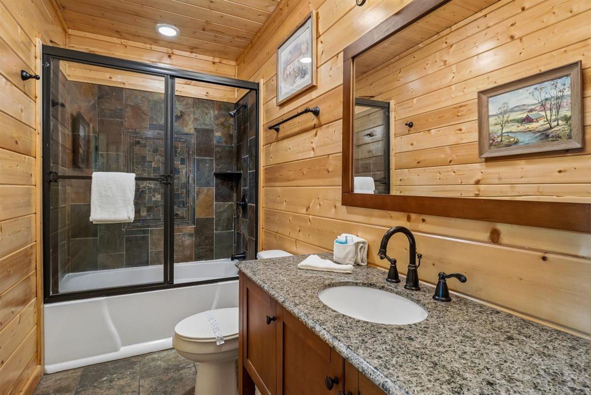 010Primary Bath