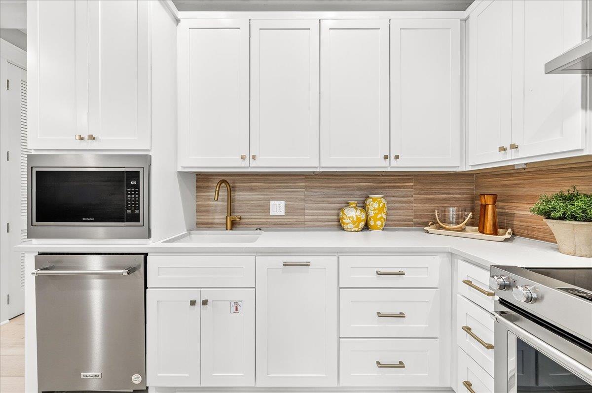 1st Floor, Kitchen