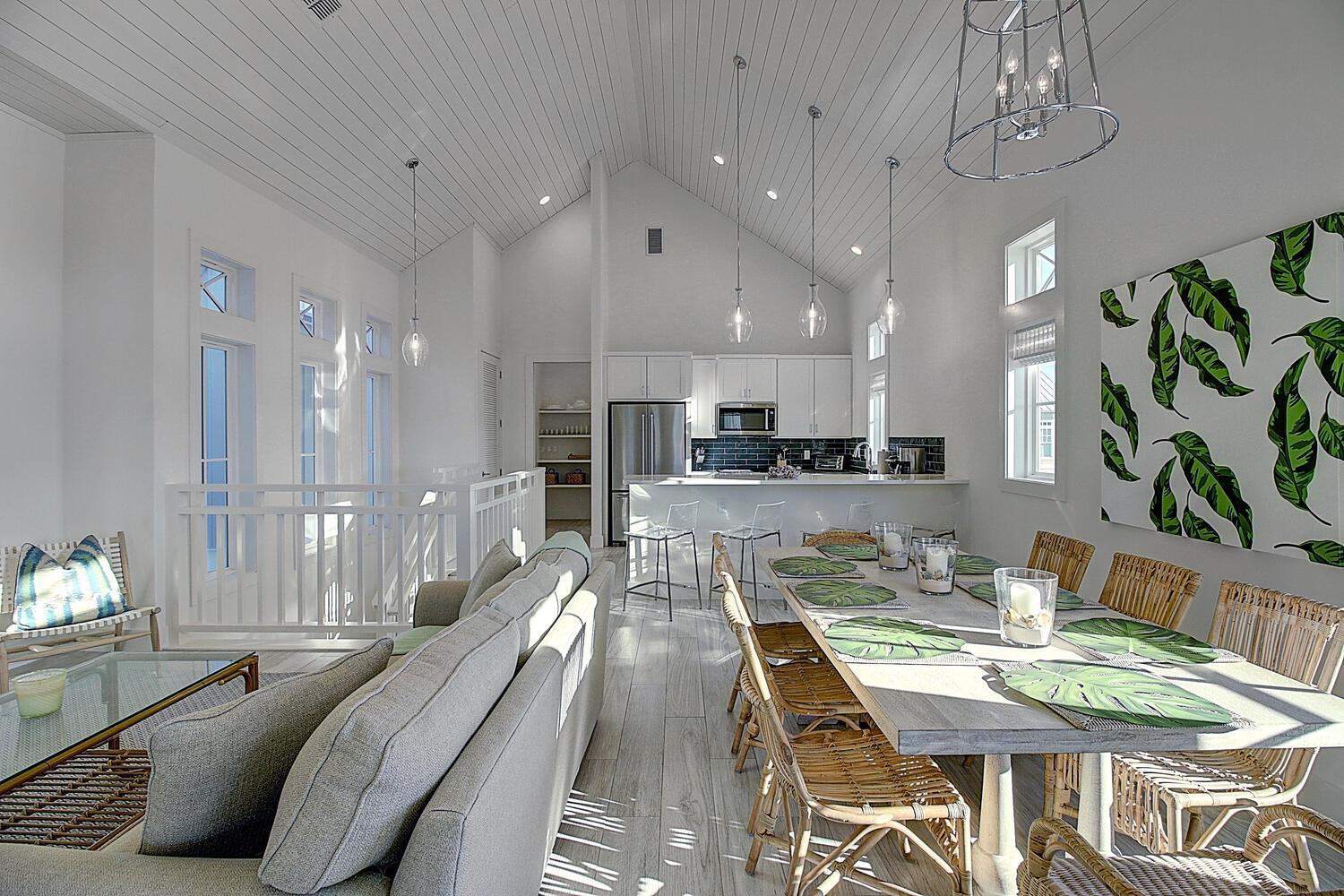 2nd Floor, Living Area