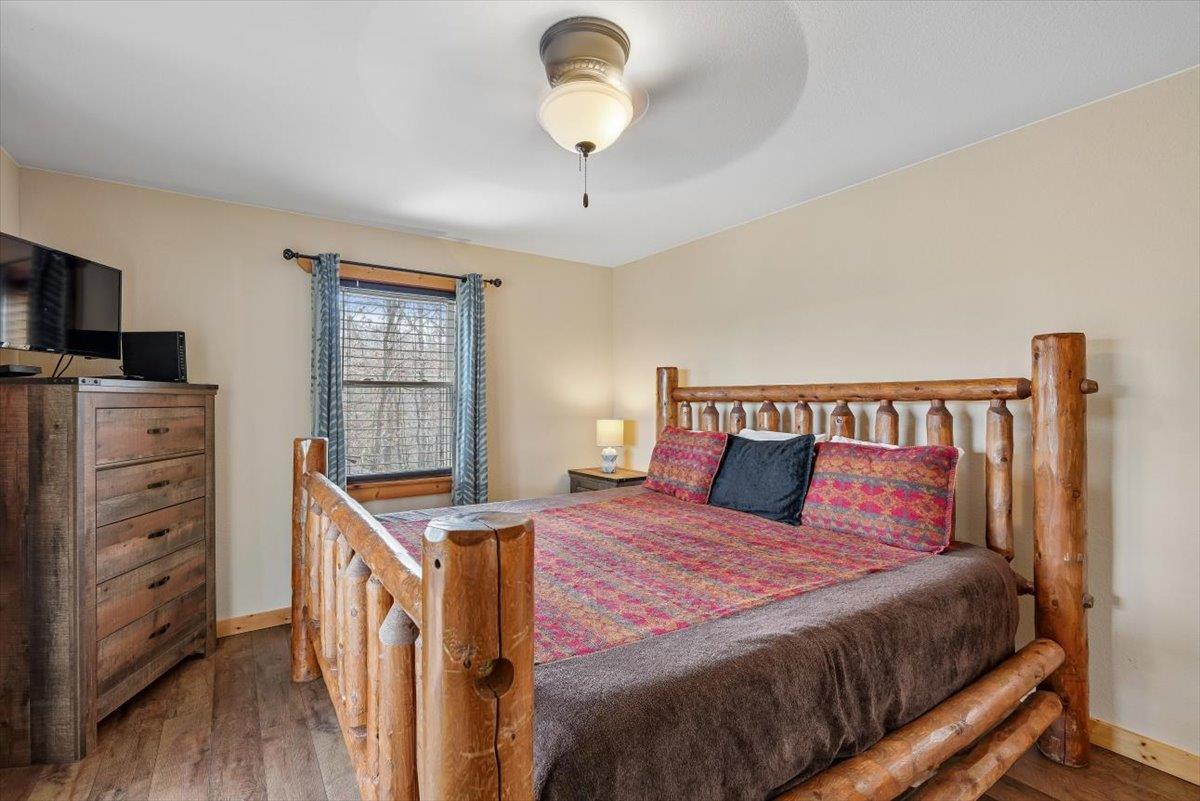 28Bedroom