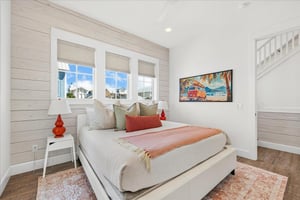 King Bedroom, 2nd Floor