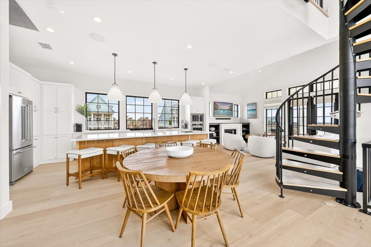 Main Living Area, 2nd Floor