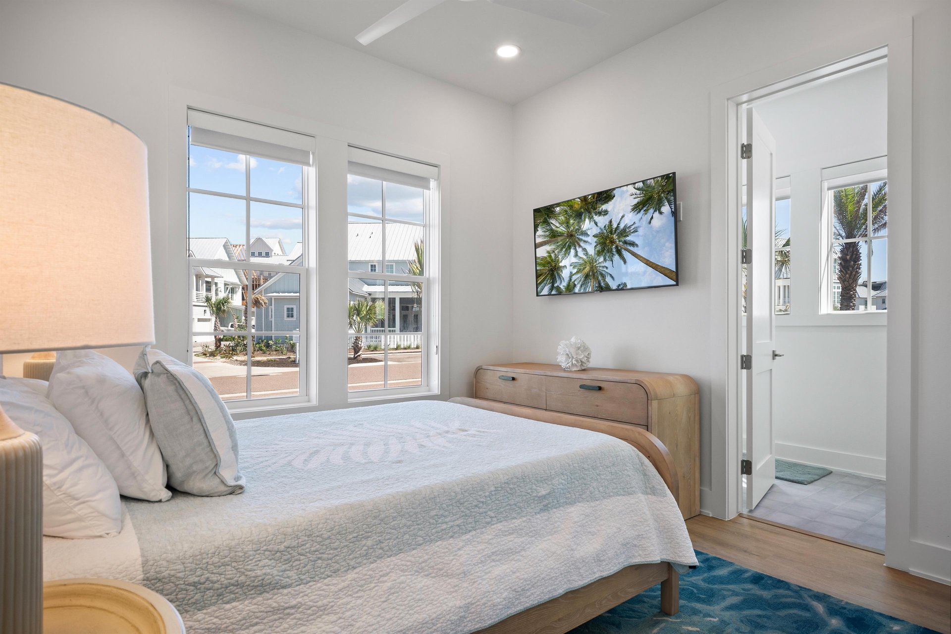 First Queen Bedroom, 1st Floor