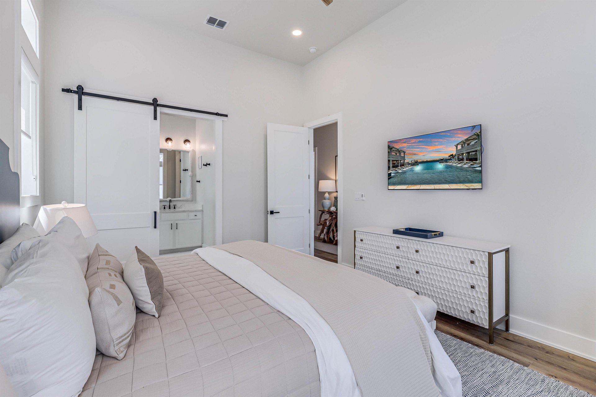 Left King Suite, 1st Floor