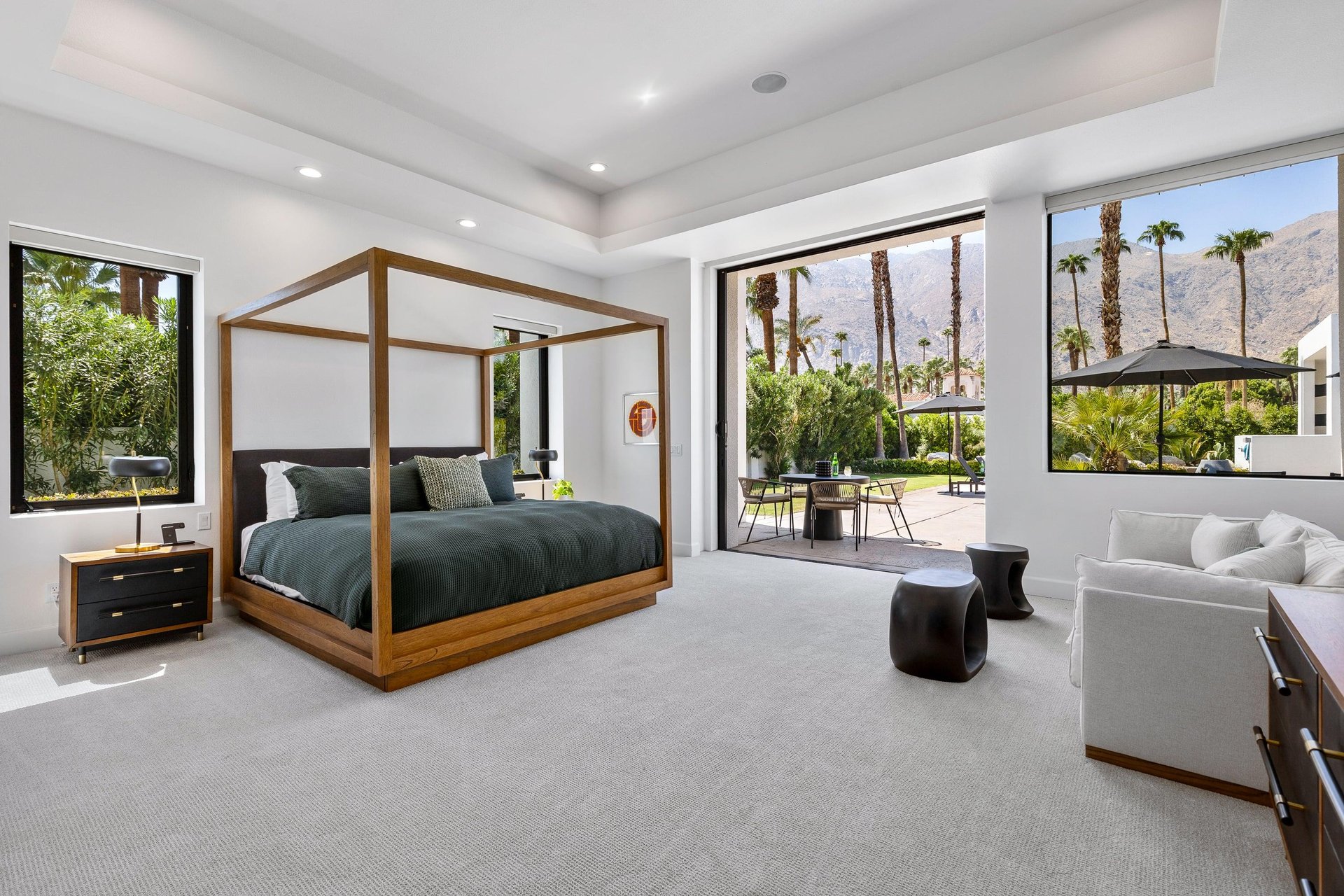 Large fourposter bed