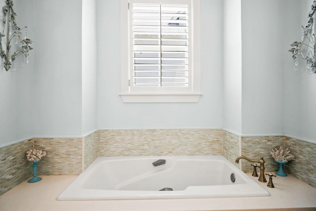 2nd Floor, Primary King Bathroom