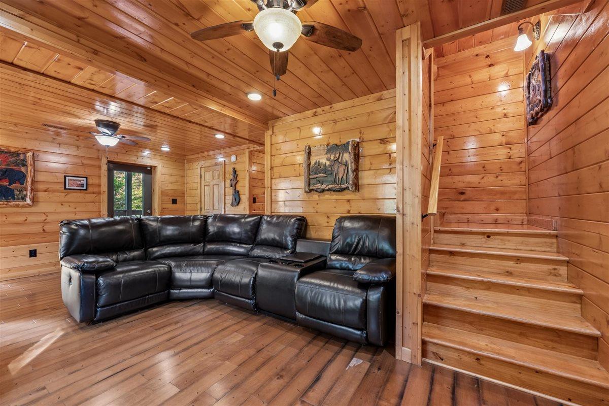 06Family Room