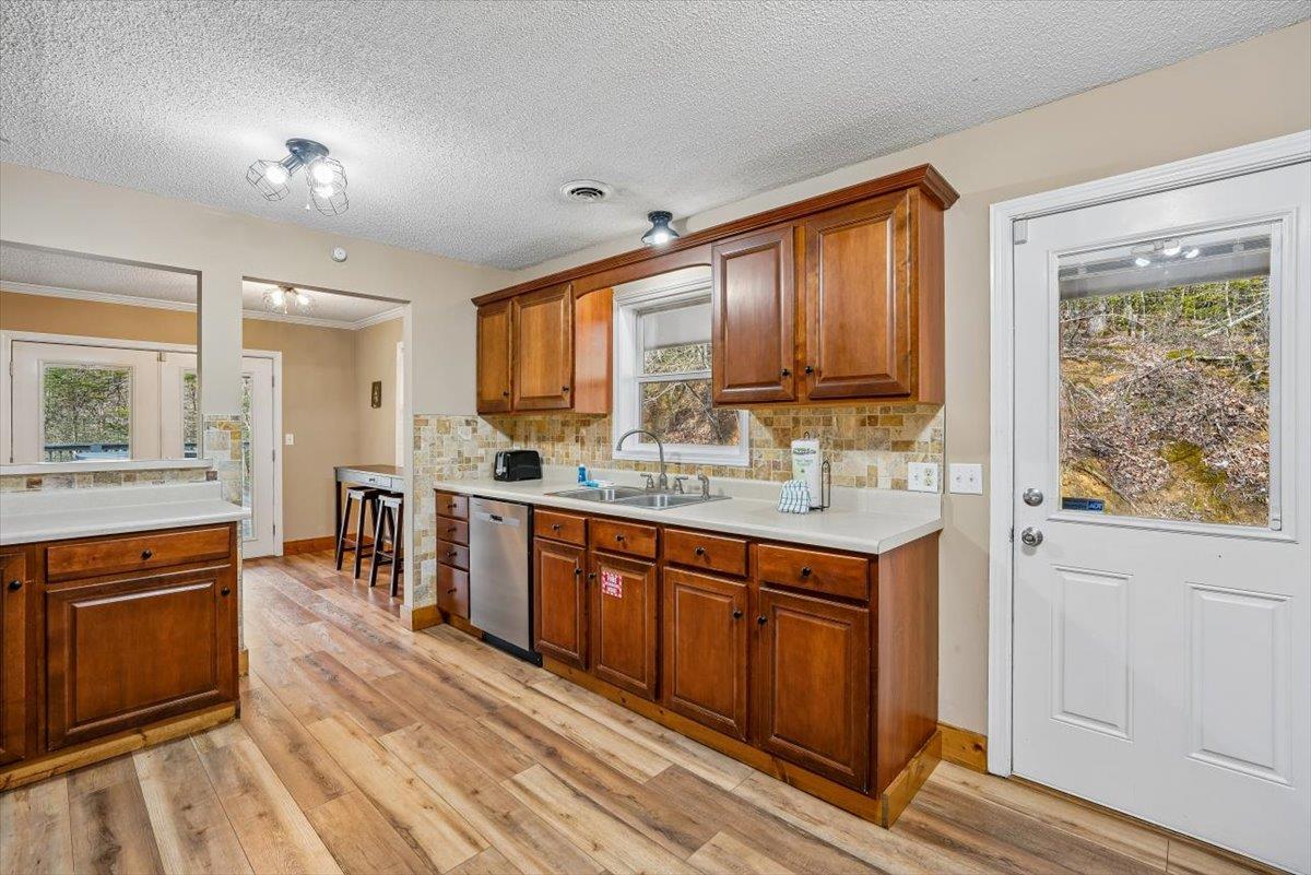 08Kitchen