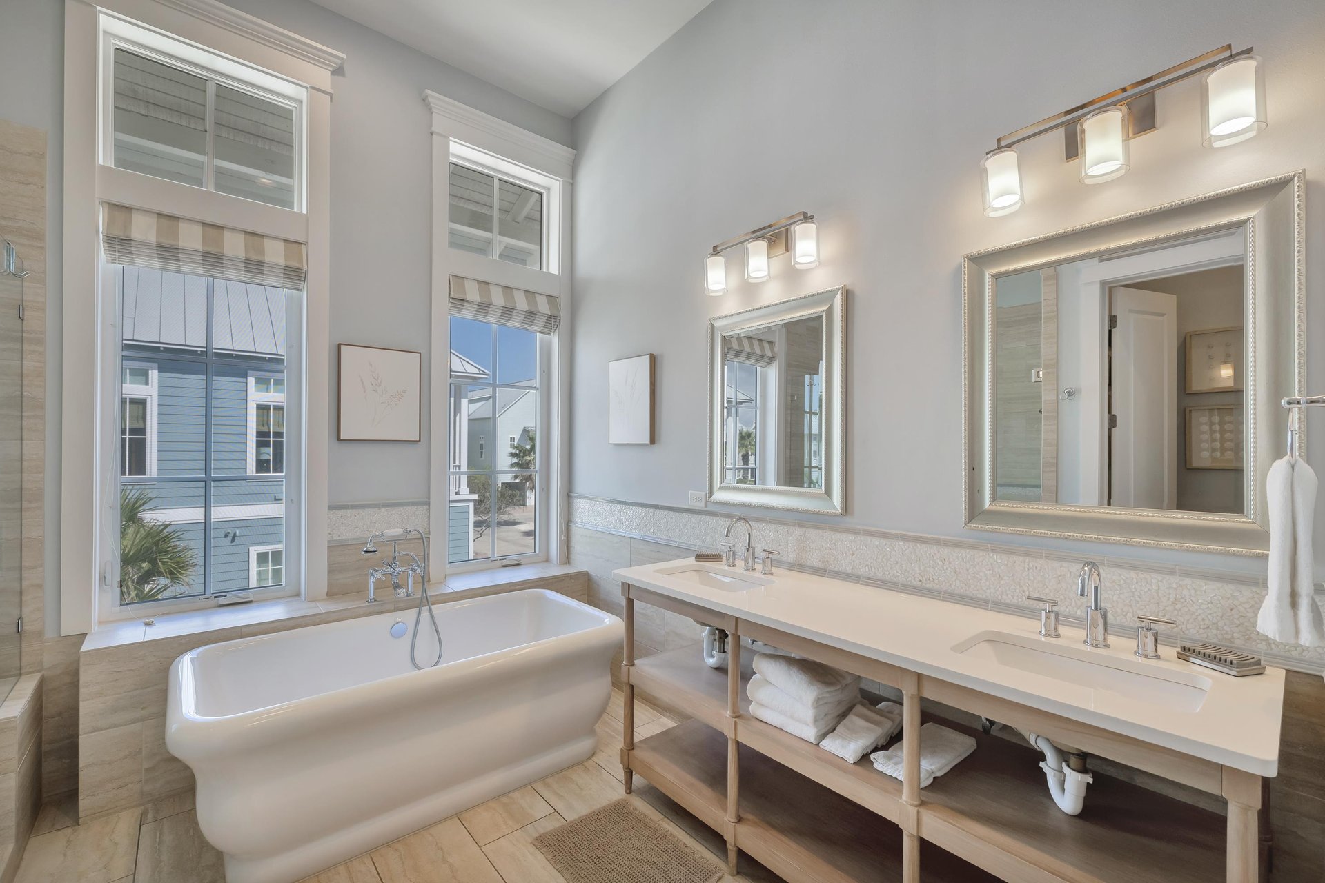 Primary King Bathroom, 2nd Floor