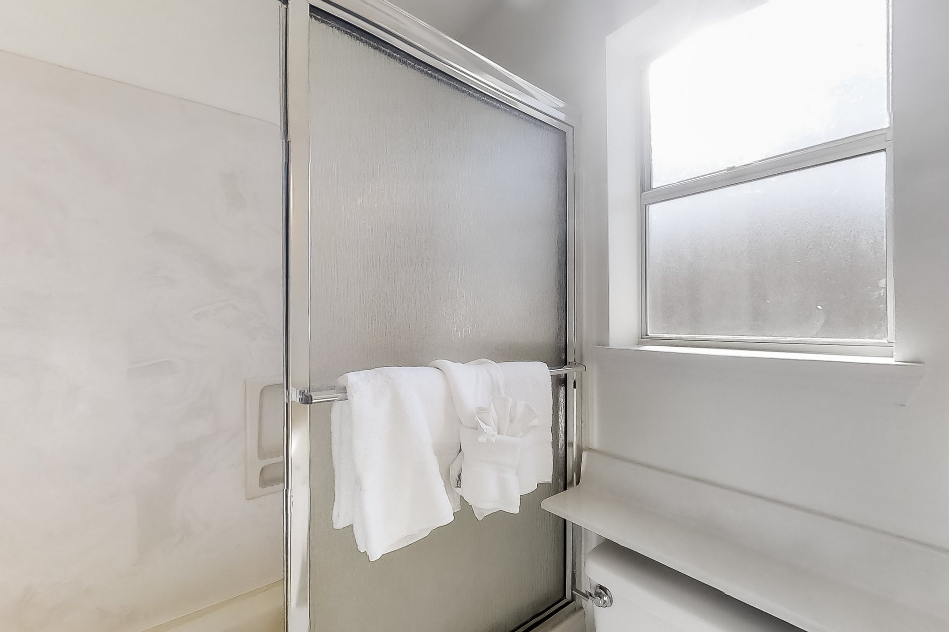 Terra Cotta Happy Ours 16