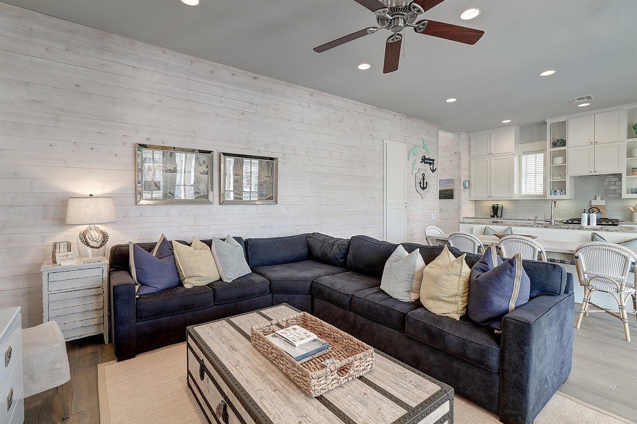 Living Area, 1st Floor