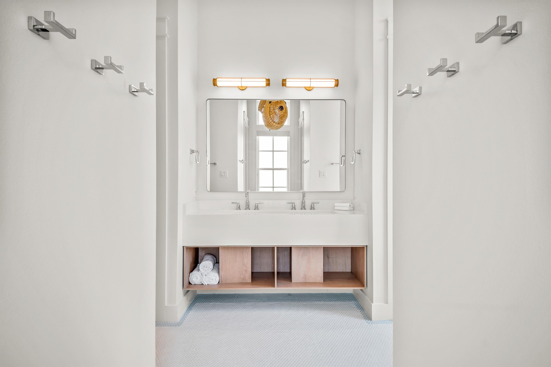 3rd Floor, Shared Bunk Bathroom