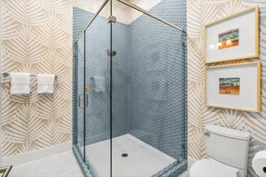 Second King Bathroom, 2nd Floor