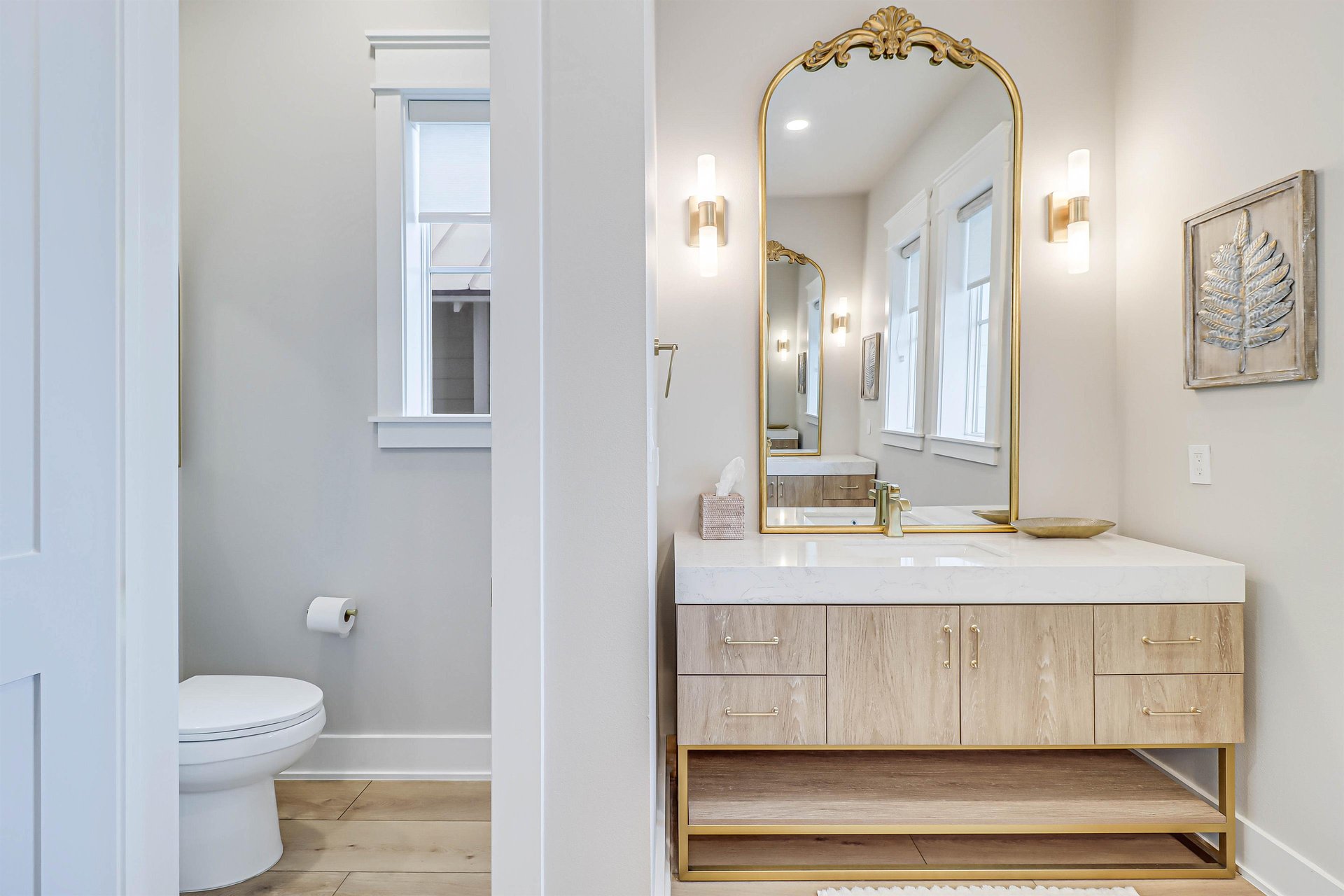 Second King Bathroom, 2nd Floor