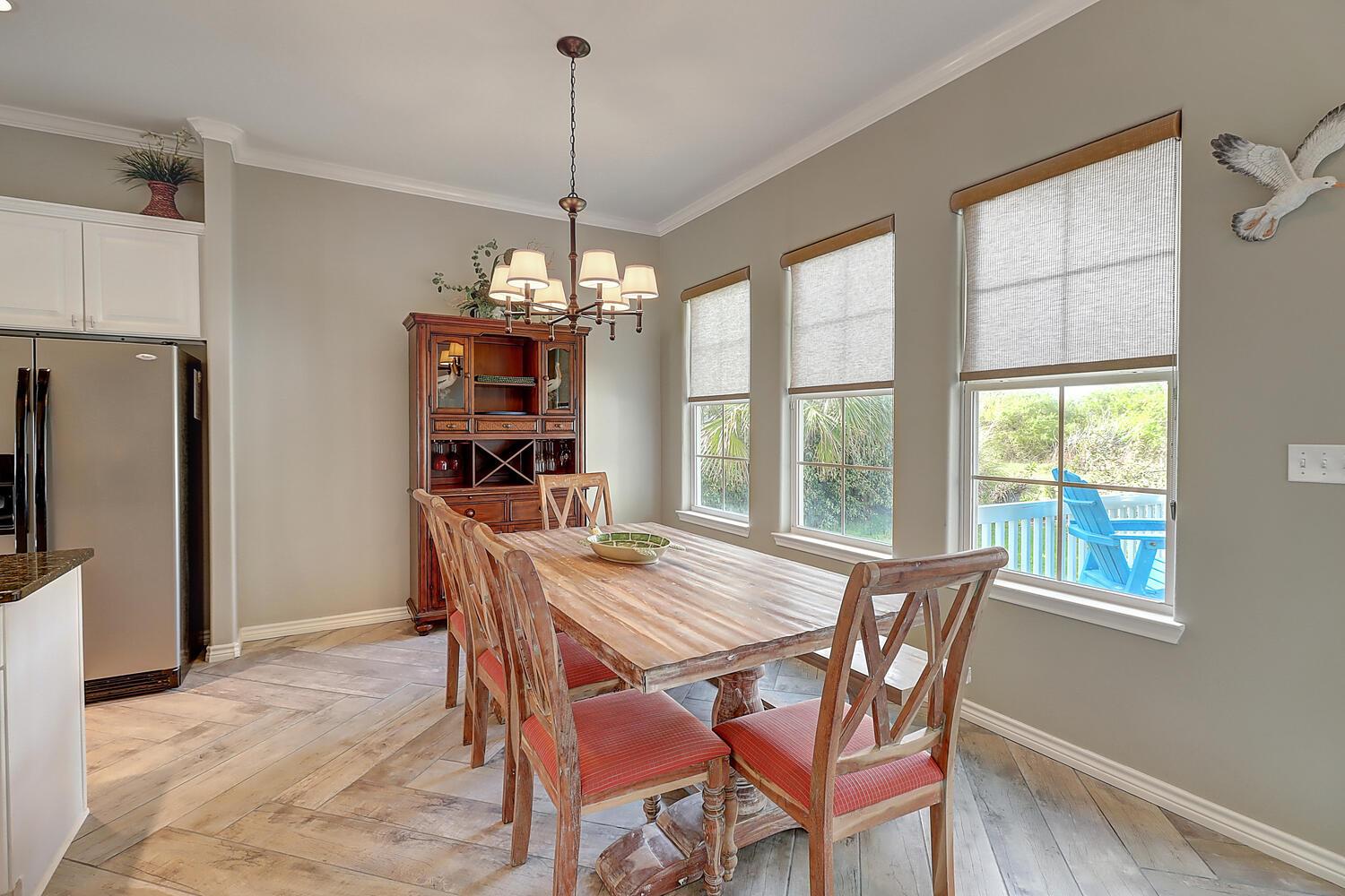 1st Floor Dining Area