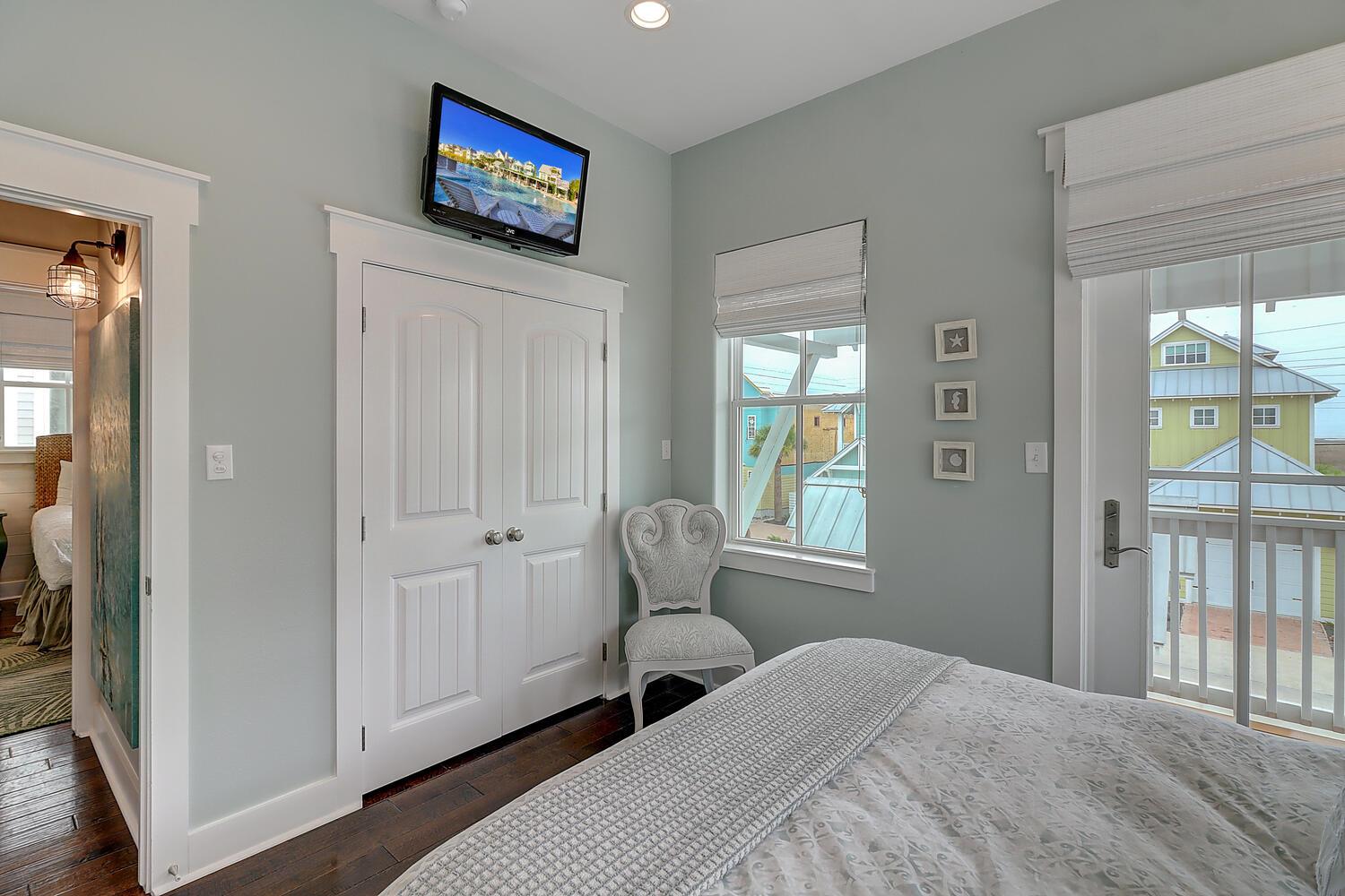 2nd Floor, First Queen Bedroom
