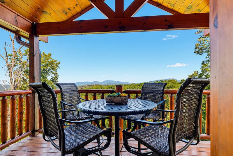 Step out onto your private deck and soak in sweeping mountain views under open skies. Perfect for morning coffee or evening relaxation with nature as your backdrop.