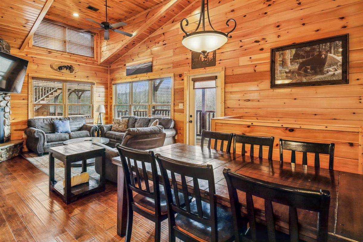 17Dining Room