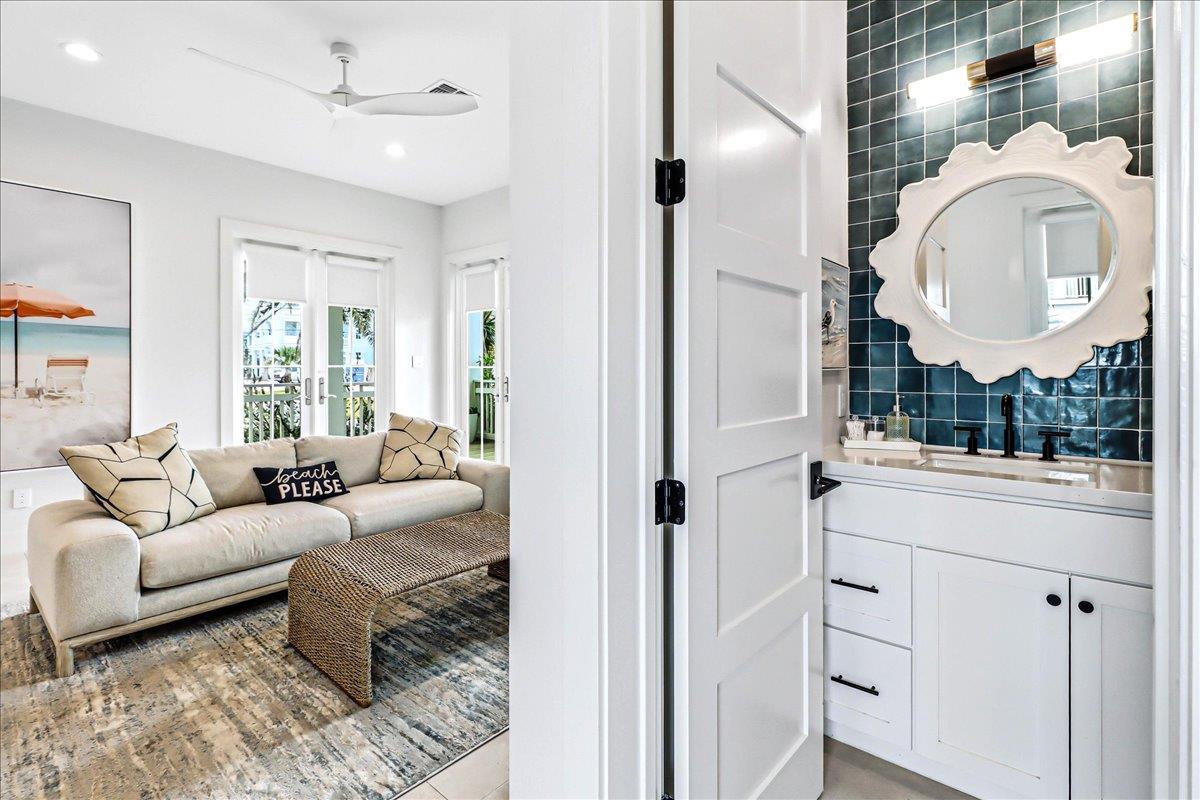 Bunk Bathroom, 1st Floor