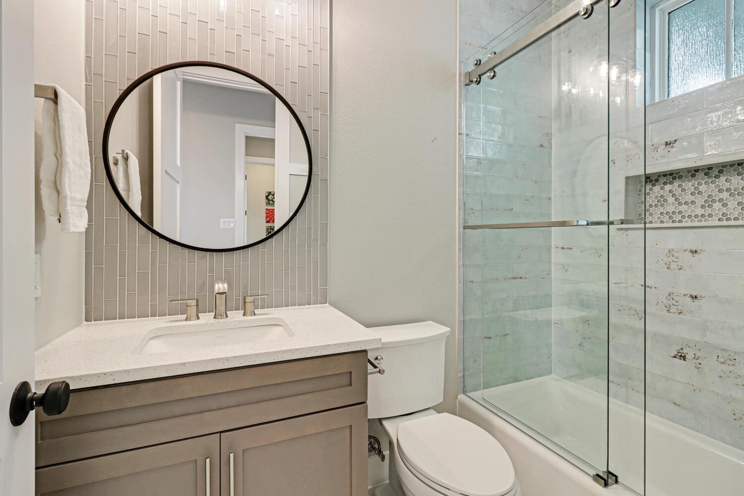 Queen Bunk Ensuite, 2nd Floor