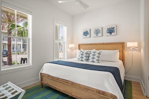 King Bedroom, 1st Floor