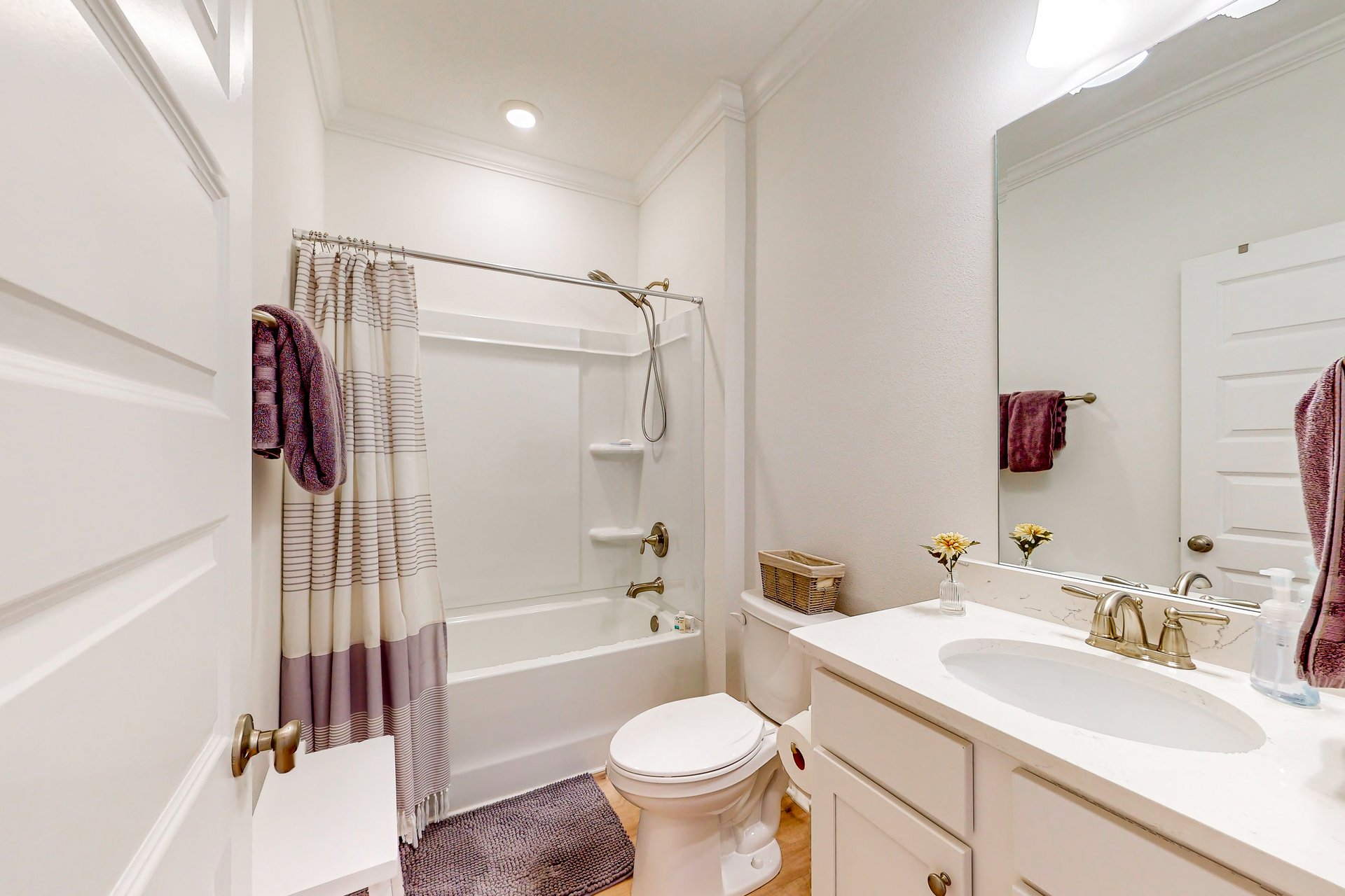 The Beach and Bay Nest 21