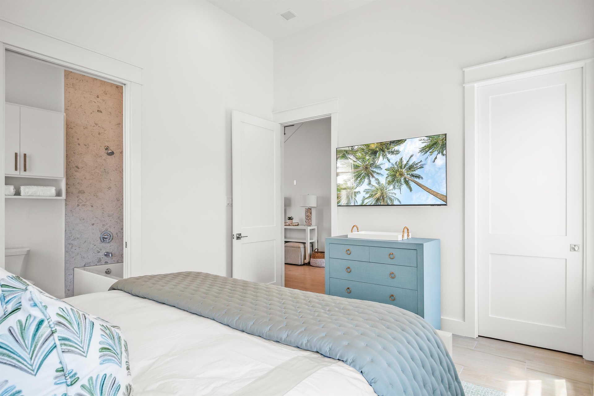 2nd Floor, Second King Bedroom