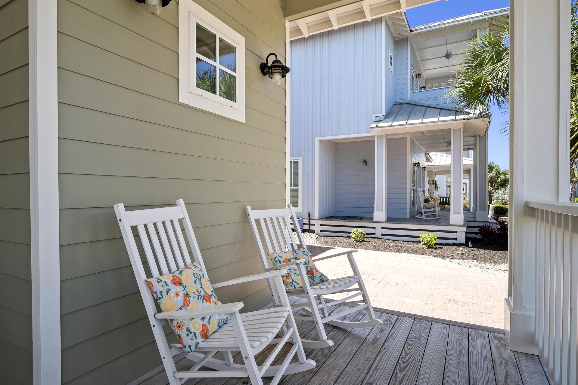 Front Porch, Just Steps away from Lake Colby