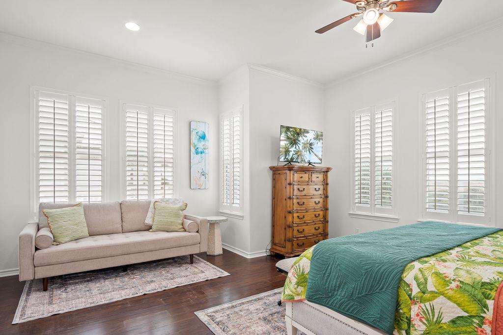 King Bedroom, 2nd Floor