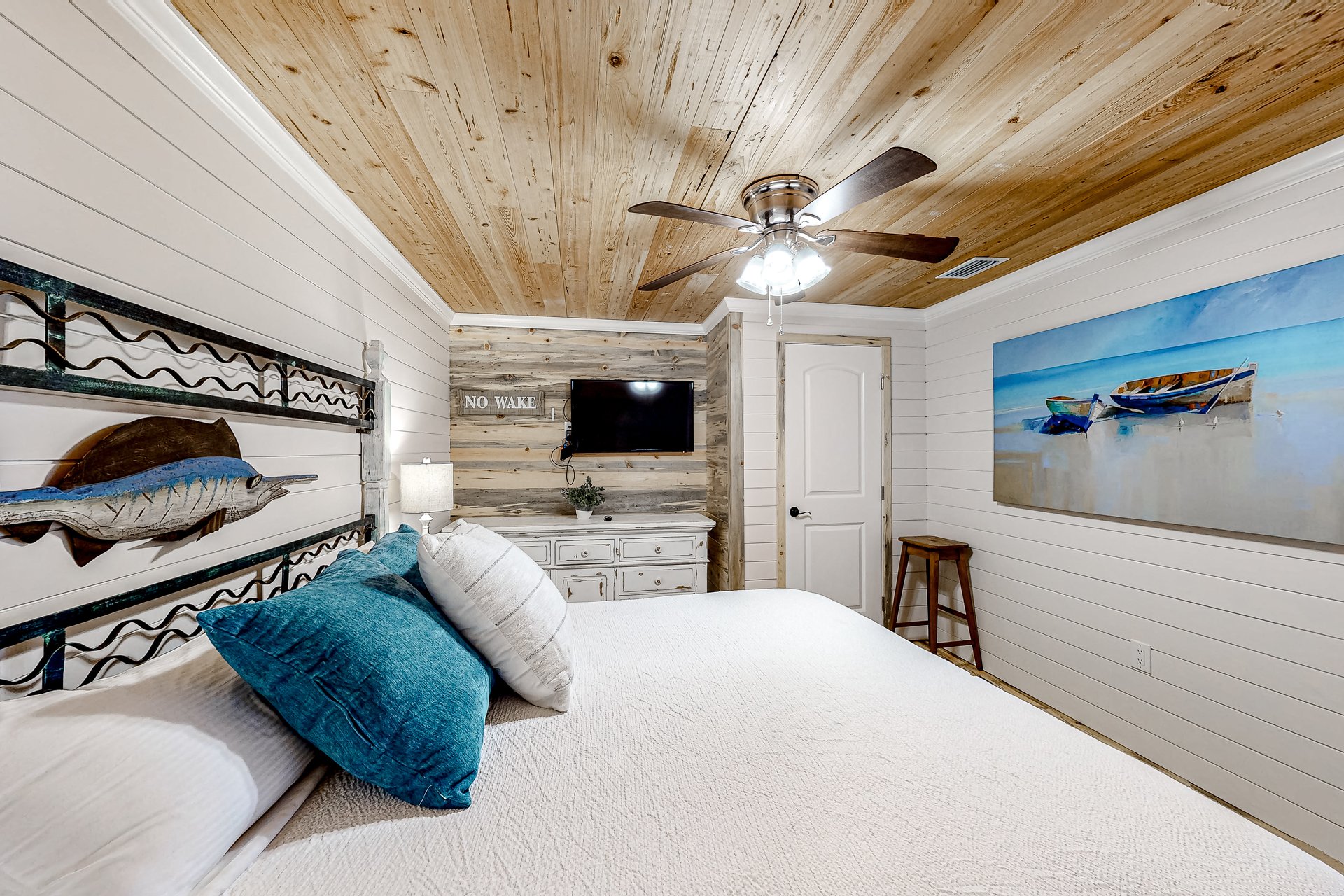 Costa Del Sol A7 Livin it Up 32