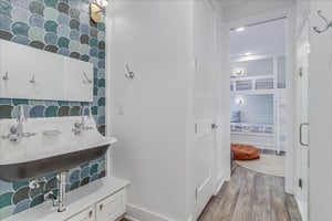 Bunk Bathroom With Double Showers, 1st Floor