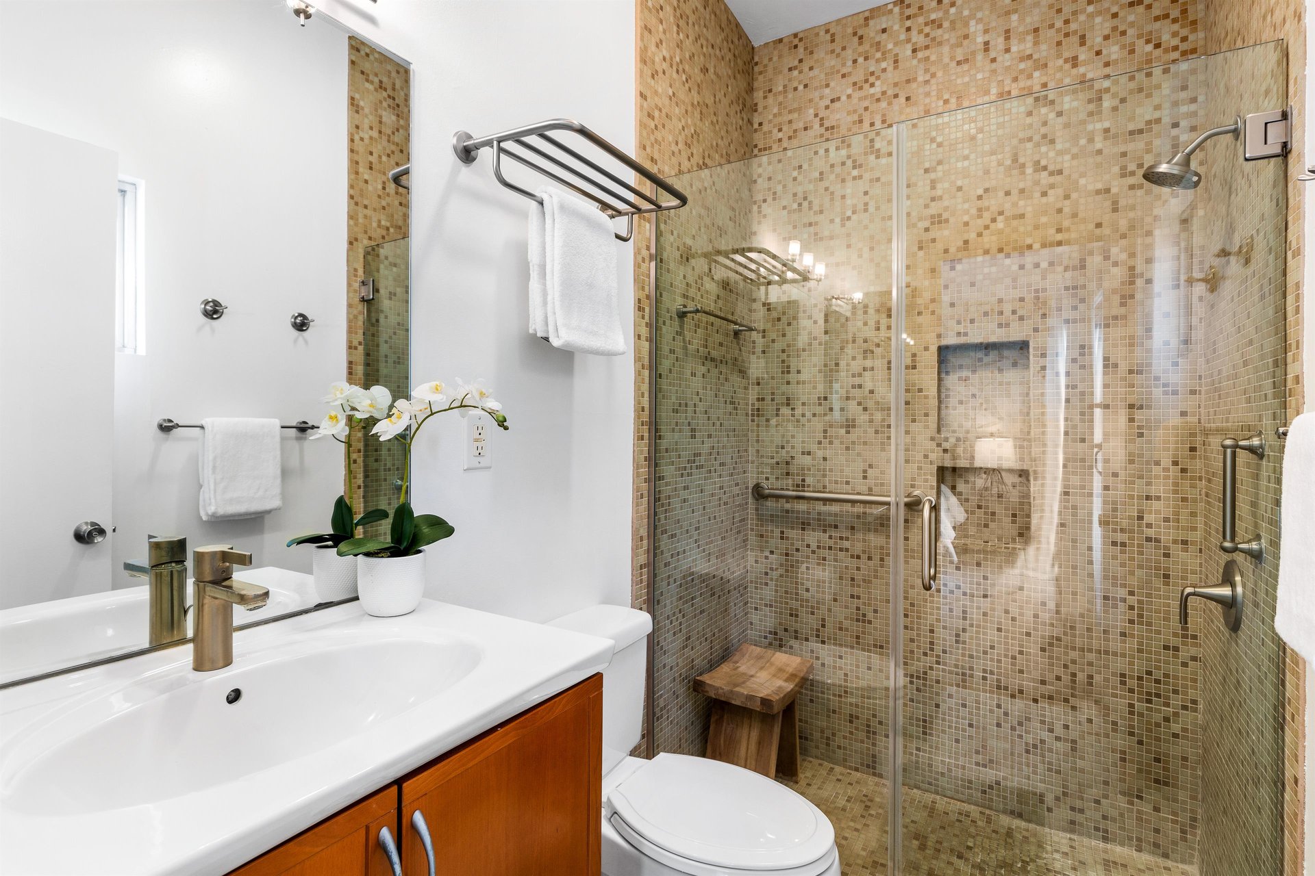 Lovely guest bath