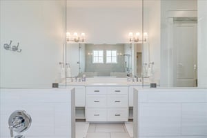 Primary King Shower  Tub, 2nd Floor