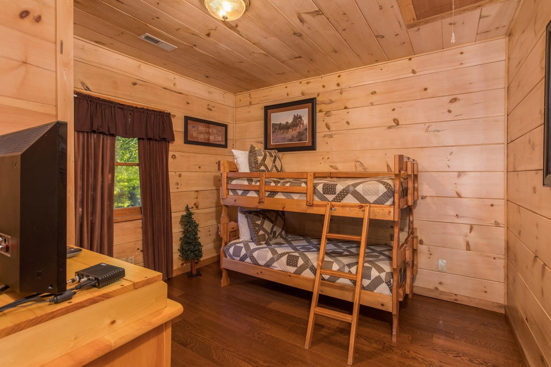 Bunk Bedroom