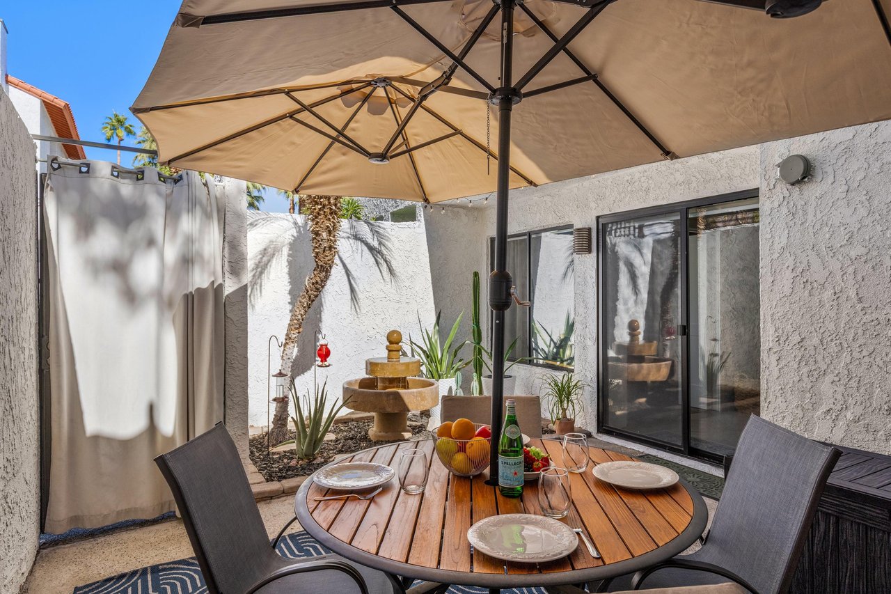 Covered al fresco dining on the patio