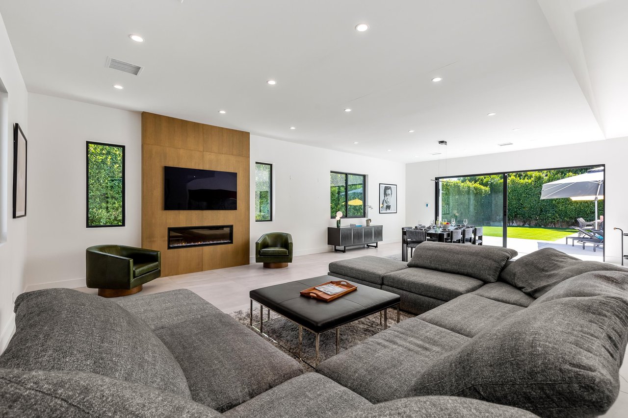 Spacious and relaxing living room