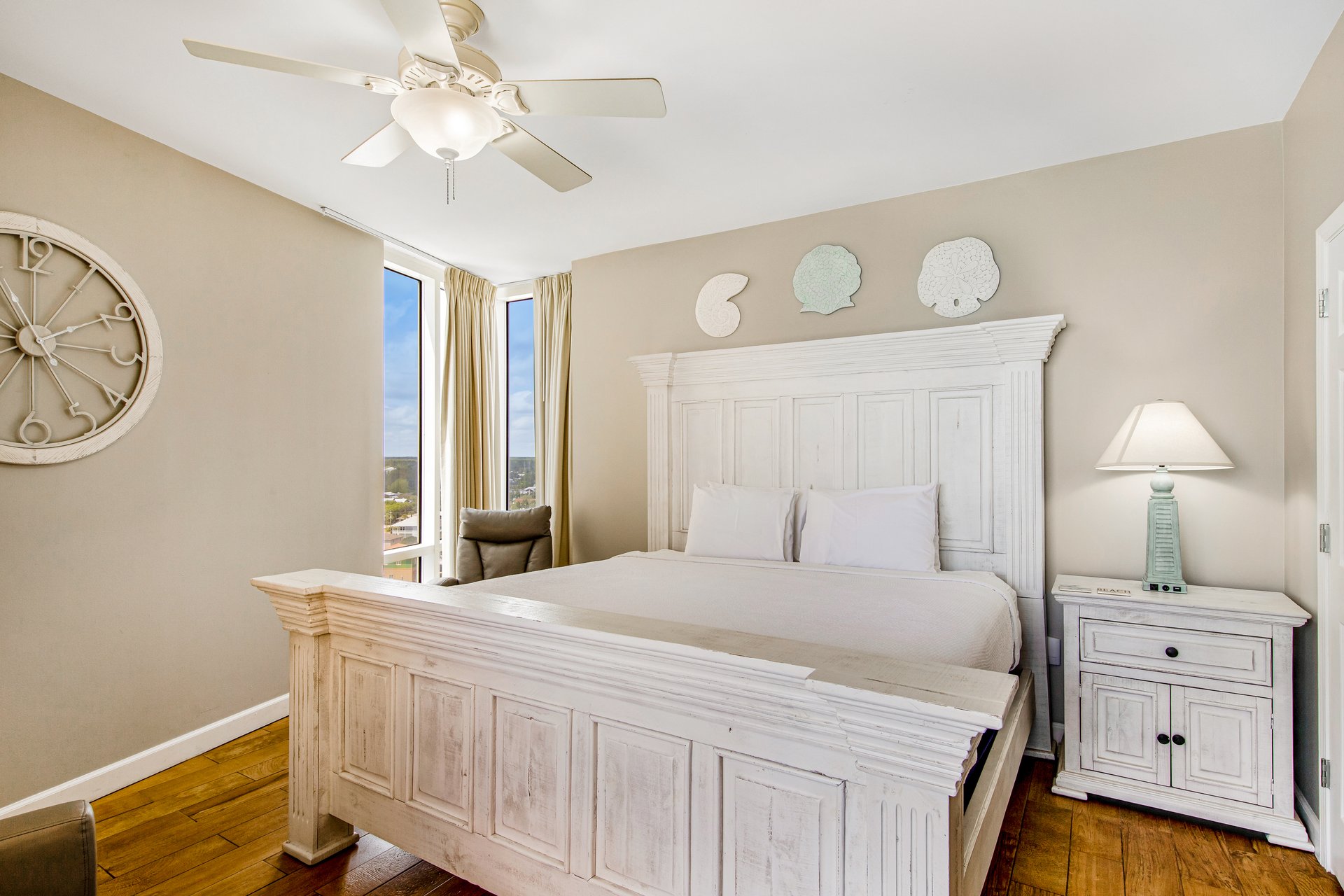 Splash Resort 1101W 26