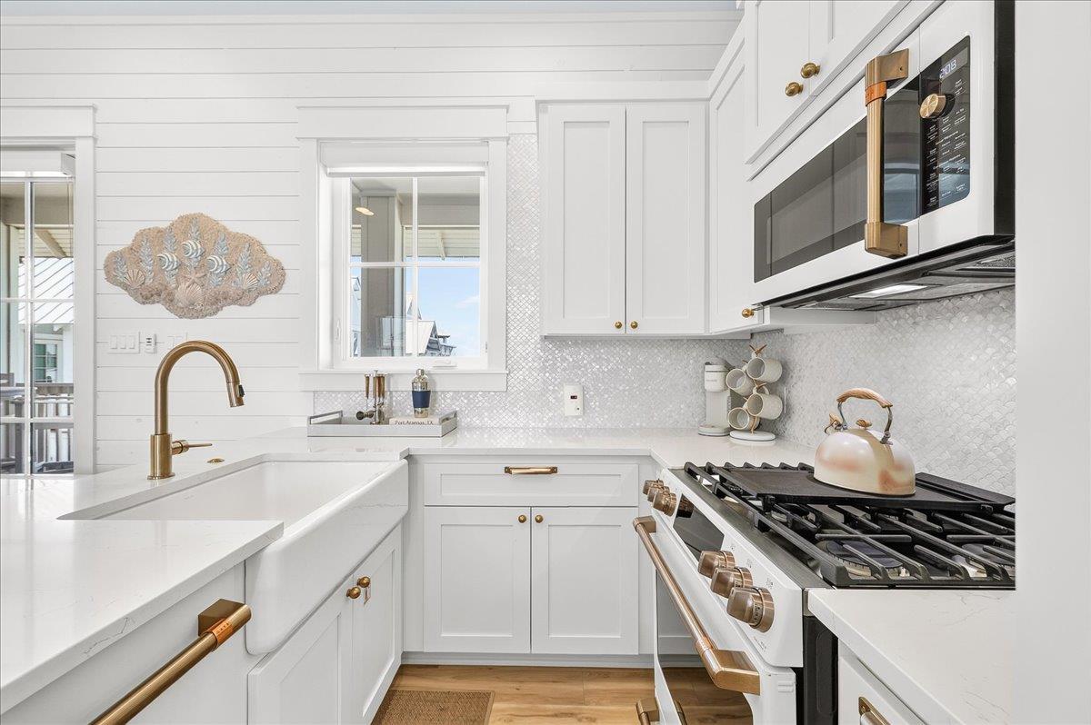 2nd Floor, Kitchen