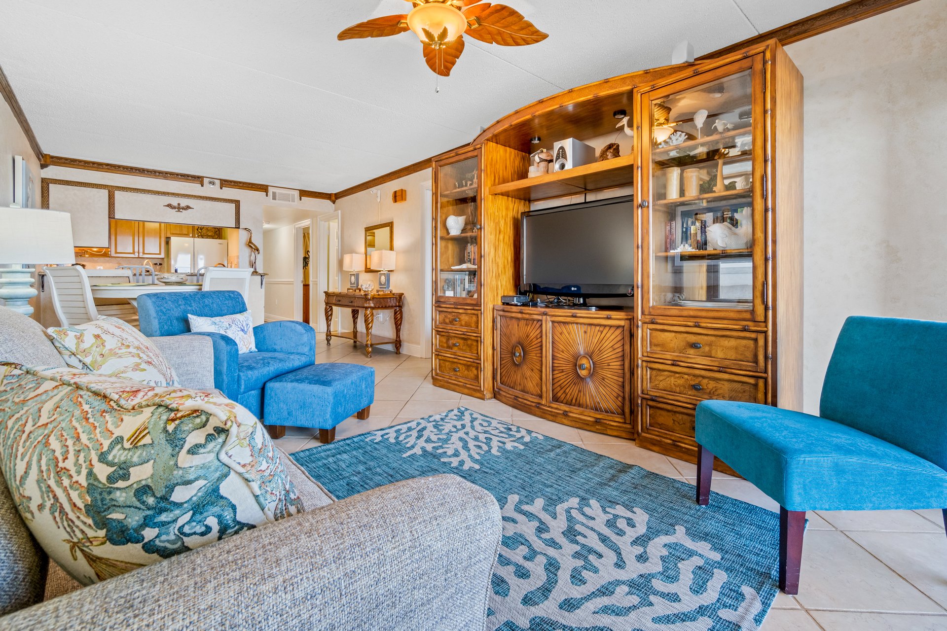 Ocean Breeze West 302 4